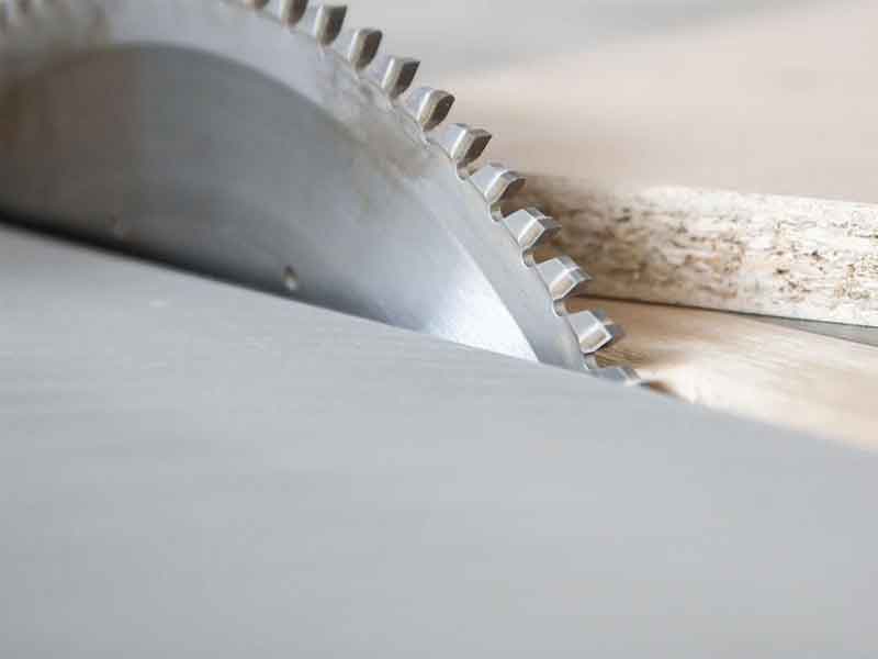 Розкрій ЛДСП на форматно-розкрійному верстаті